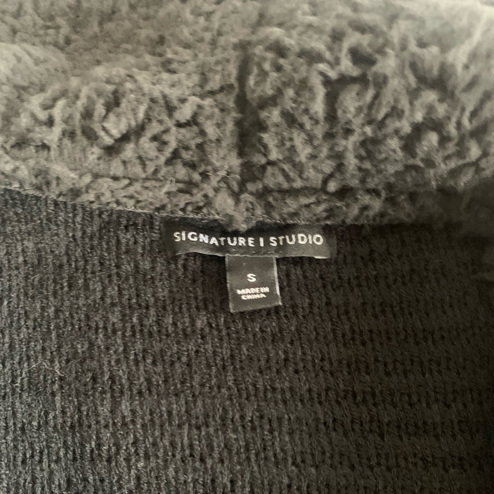 Signature Studio Size Small Black Fuzzy Sweater Vest - Picture 4 of 5